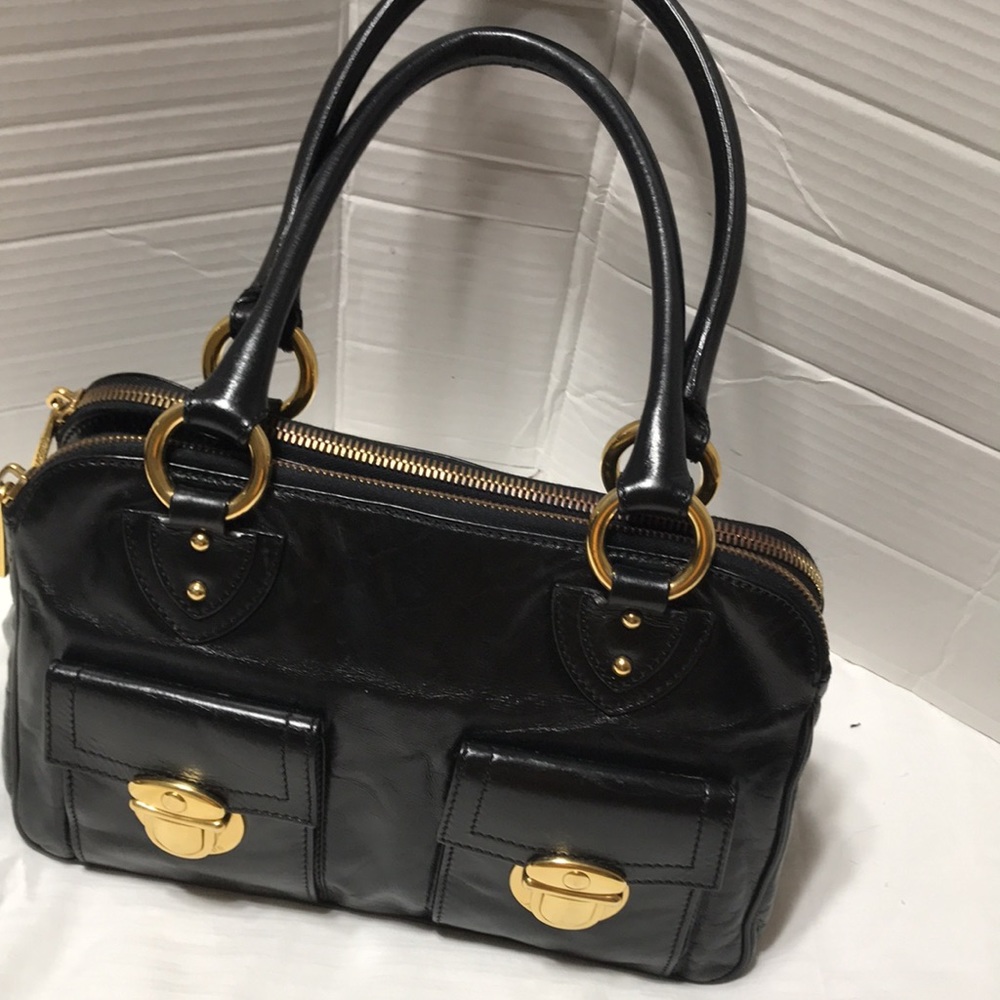 Marc Jacobs triple compartment satchel with double lock and gold tone hardware. - Picture 10 of 16